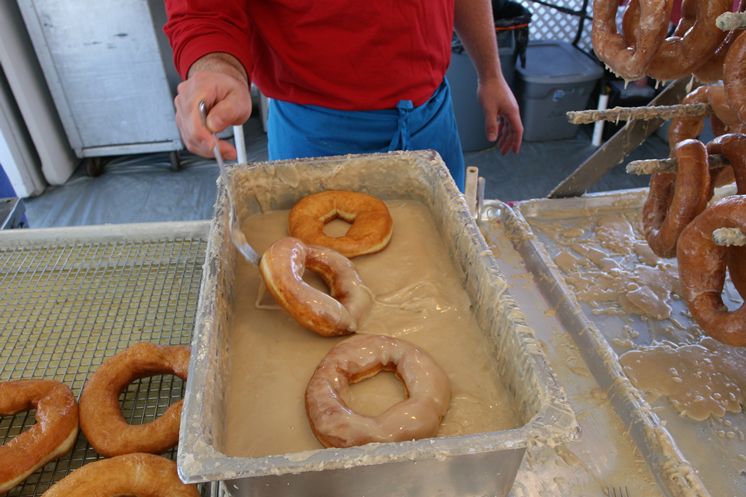 Amish doughnuts from Sarasota, Florida (Tampa Bay Tribune photo)