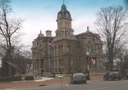 They don't make `em like this anymore. Look at this gorgeous courthouse I passed recently in Sidney , Ohio...it was built in 1881 and is still in use today.